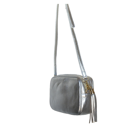 Zilveren leren Crossbody handtas met gouden ritssluiting